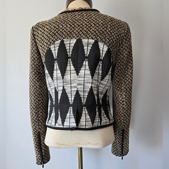 Rachel Roy Asymmetrical Zipper Geometric Patterned Cropped Blazer Jacket. Size 6 - Picture 6 of 15